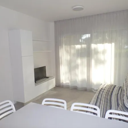 Apartman Wide Three-bedroom Flat In A Modern *