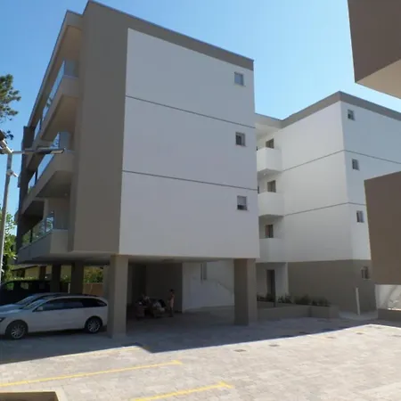 Wide Three-bedroom Flat In A Modern Apartman Bibione